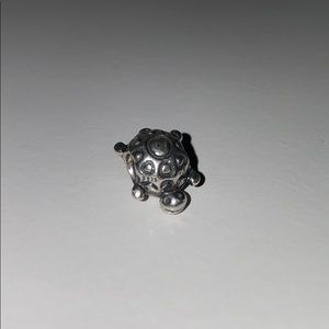 Pandora twist on bracelet charm 🐢♥️